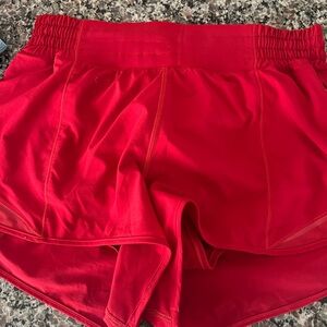 lululemon hotty hot high rise 2.5 inseam shorts